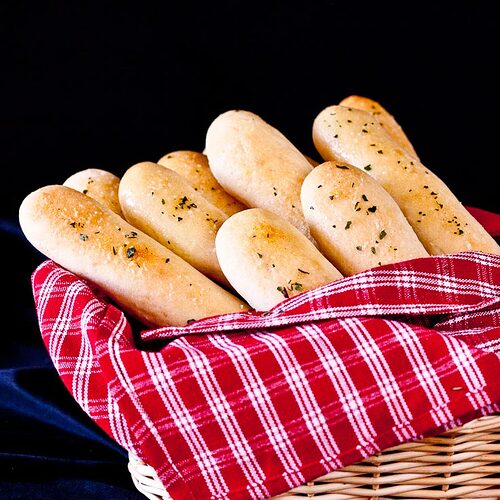 Olive-Garden-Breadsticks-Square